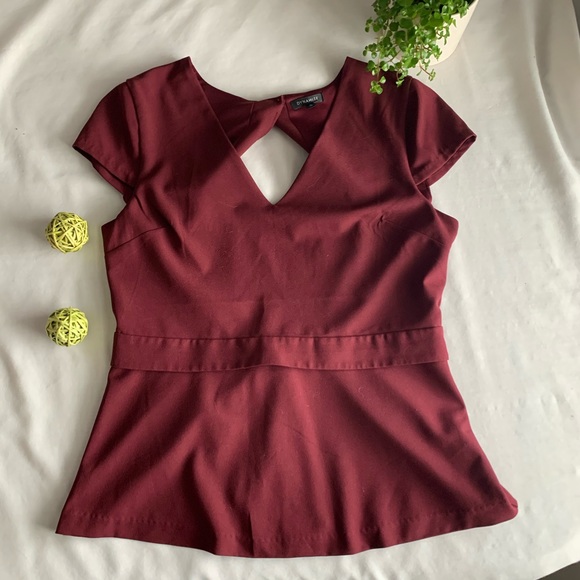 ⚪️DYNAMITE Burgundy Peplum Open Back Top - M - Picture 1 of 4
